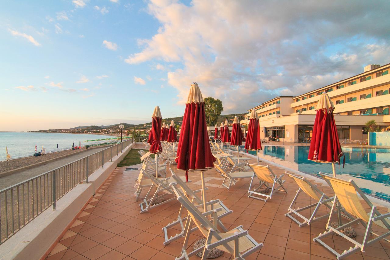 Club Esse Costa Dello Jonio Hotel มานดาโตริชโช มารีนา ภายนอก รูปภาพ