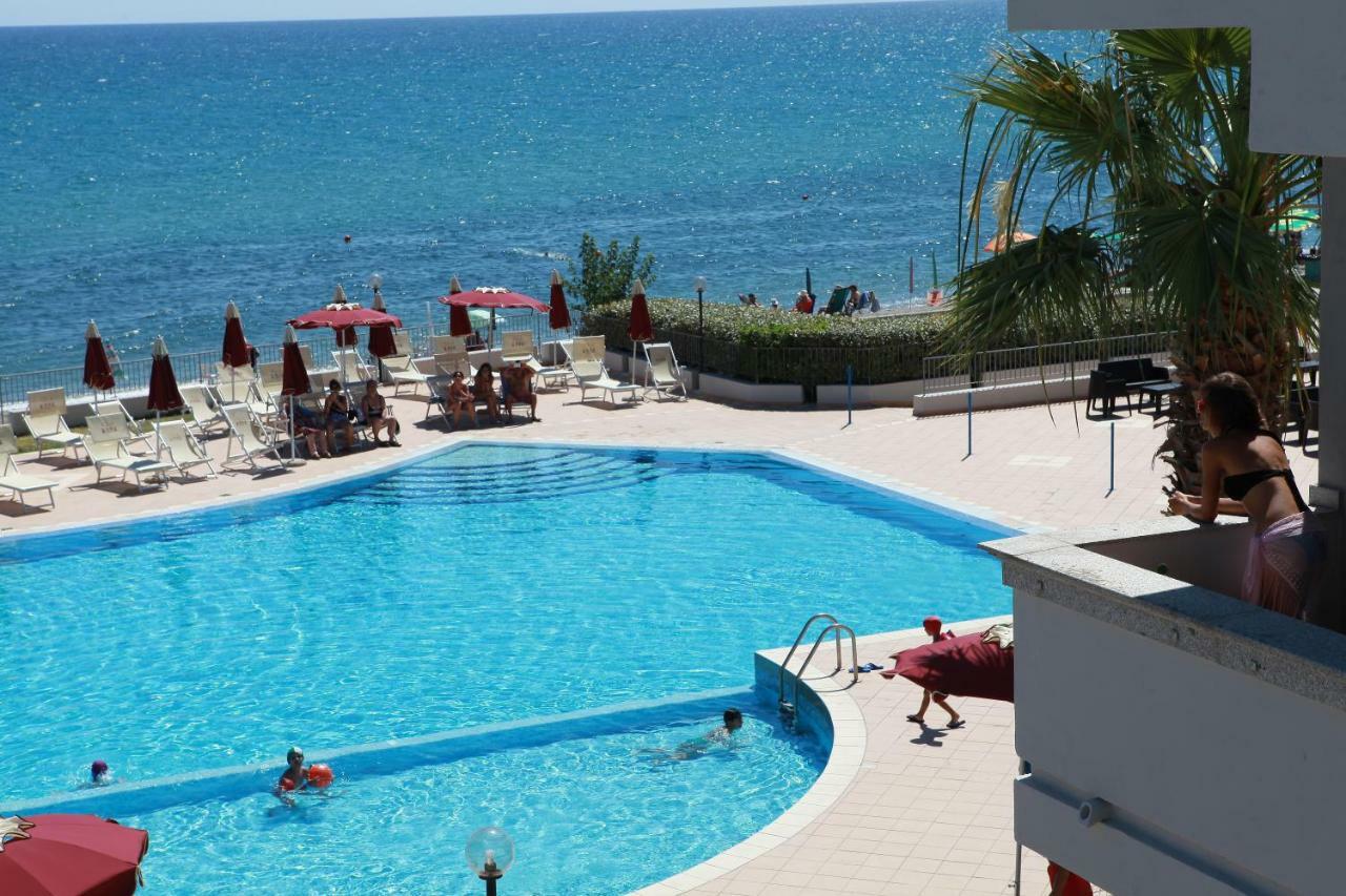 Club Esse Costa Dello Jonio Hotel มานดาโตริชโช มารีนา ภายนอก รูปภาพ