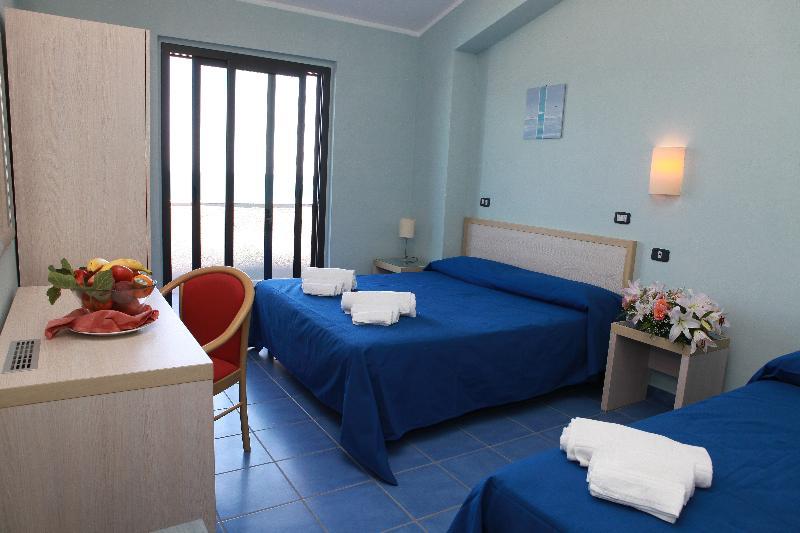 Club Esse Costa Dello Jonio Hotel มานดาโตริชโช มารีนา ภายนอก รูปภาพ